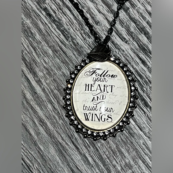 Kole Jax necklace. - Picture 2 of 3